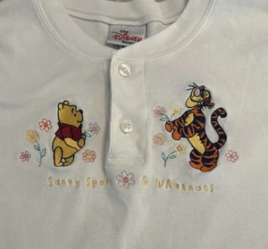Camiseta Vintage Pooh & Friends Bordada Años 00 Talla L The Disney Store Blanca - Imagen 1 de 13