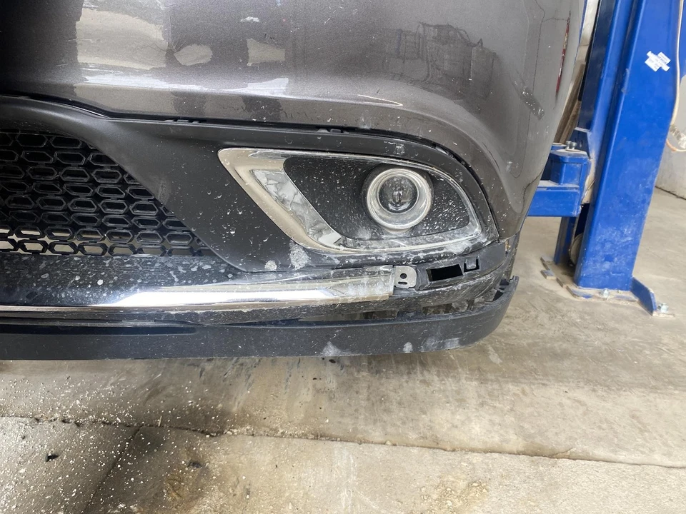 Luz de conducción usada se adapta a: Dodge Durango 2017 parachoques antiniebla montado grado A Foto 1 de 4