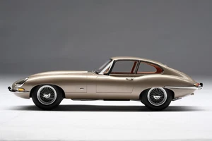 Amalgam Jaguar E-type Coupe 1:18 SCALE Resin Model Car Collection Gift - Picture 1 of 12