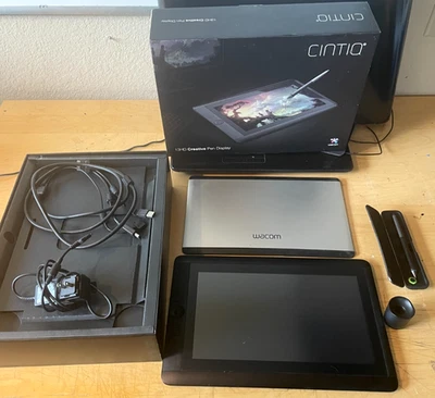 Wacom Cintiq 13HD Graphics Tablet Black, DTK1301, Includes Cables pre owned - Image 1 of 4