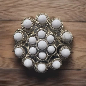 Vtg Stella & Dot Retired Paradise White Milk Glass Gold Tone Brooch Pin Pendant - Picture 1 of 6