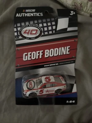 Geoff Bodine Hendrick 40 Years #5 - Lionel 1/64 Nascar Authentics Diecast 2024 - Image 1 of 2