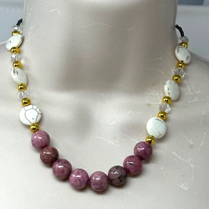 Collana Perline Fatta a Mano Pietra Preziosa Rodonite Rosa con Magnesite Bianca e Vetro - Foto 1 di 5