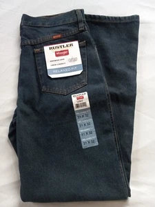 NWT Wrangler Rustler Men 31x32 Relaxed Fit Straight Leg Heavyweight Denim Jeans - Picture 1 of 8