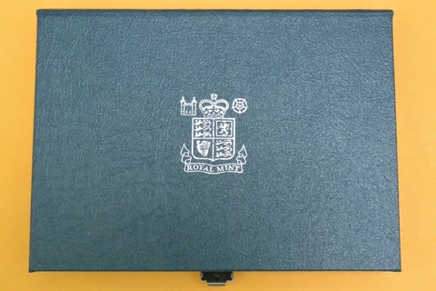 1988 United Kingdom Proof 7-Coin Collection Set Cover