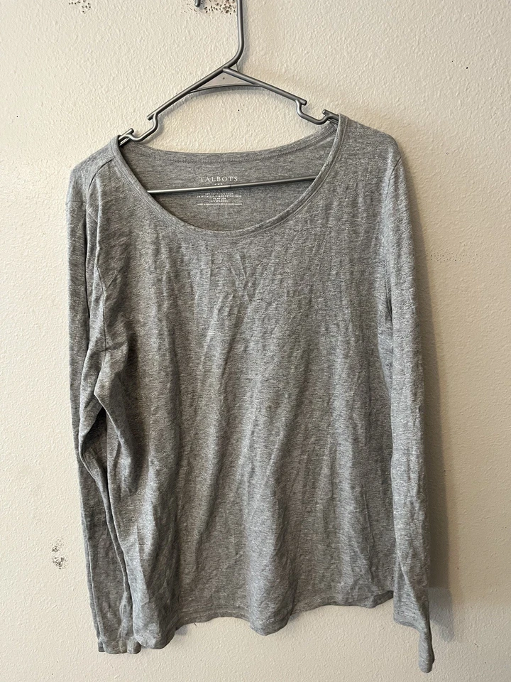 Talbots The Talbots Tee Size Large Gray Solid Long Sleeve T-Shirt Crew - Image 1 of 4