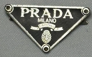 PRADA MILANO DAL 1913 - Solo insignia negra y plateada - Metal - Cartera bolso insignia - Imagen 1 de 3