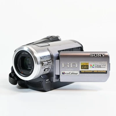 SONY HDR-HC7E CAMCORDER Handycam Video Camera MiniDV HDV  HD. PAL - Low Hrs - Image 1 of 4