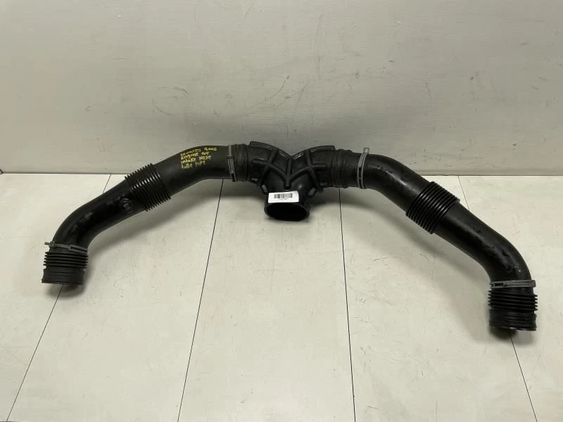 Volkswagen Touareg 2004 2007 motor 4,2 L filtro de aire conductos de admisión OEM+ Foto 1 de 4