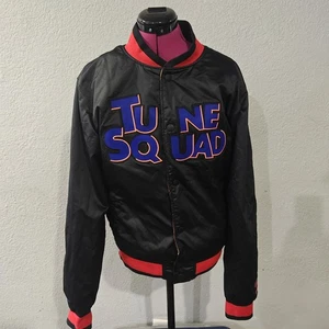 Chaqueta Universitaria Juvenil Pequeña Nike Toon Squad LeBron Space Jam Negra - Imagen 1 de 15