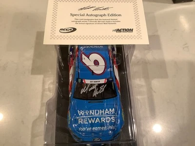 MATT KENSETH 亲笔签名 2018 福特 FUSION WYNDHAM 爱国压铸带真品证书和卡 — 第 1/4 张图片