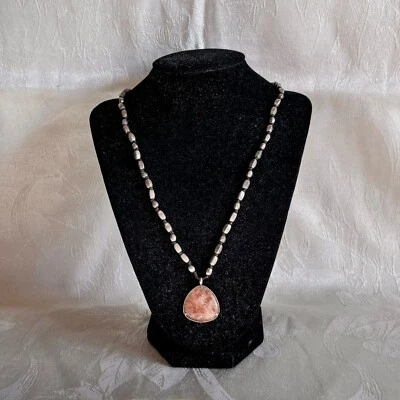 KENNETH COLE ожерелье розовый камень треугольник оловянный металлический бисер узловатый шнур - Изображение 1 из 4