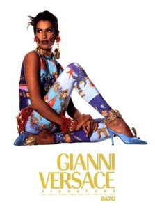 1992 Versace Yasmeen Ghauri Irving Penn moda 1 página anuncio de revista - Imagen 1 de 1