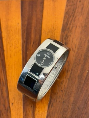 Relógio feminino Terner pulseira mostrador preto 22mm - Nova bateria - Imagem 1 de 4