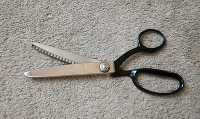 Vintage WISS Pinking Shears With Black Handle 7" Long - 5 " Blades Good Cond. - Image 1 of 2