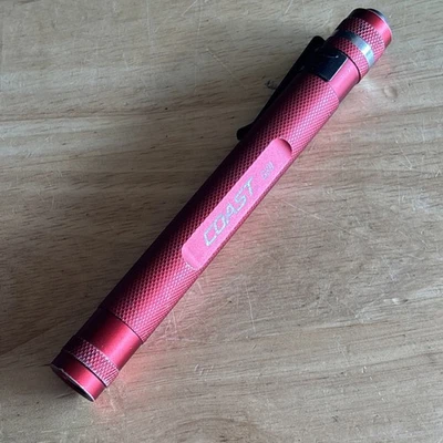 Светодиодный фонарик Coast Pocket Penlight красный алюминиевый G20 21505 - Изображение 1 из 4