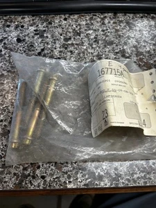 167715A BOLT FOR OVER UNDER HOUSING ON WHITE 2-105/2-110/2-150/2-70 TRACTOR 4PK - Picture 1 of 2