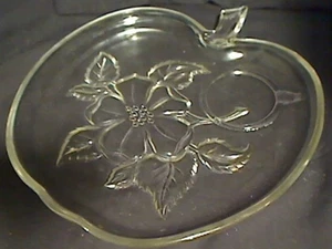 Vintage Clear Glass Apple Plate - Picture 1 of 2