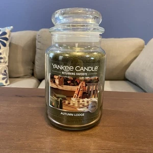 Yankee Candle Returning Favorite Autumn Lodge 22 oz Original Large Jar Candle - Picture 1 of 6