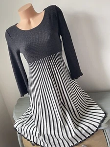 Calvin Klein Sweater Dress M Gray White Stripe Texture Knit Crochet Scallop Cute - Picture 1 of 11