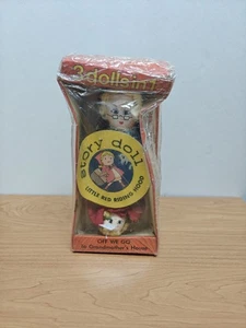 Caperucita Roja Amico 1975 de colección 3 muñecas en 1 nuevo en caja muñeca Story vintage  - Imagen 1 de 3