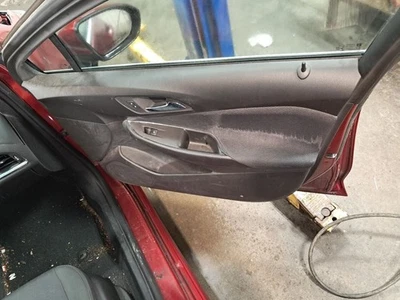 2017 Chevrolet Cruze Right Front Door Trim Panel Black Used 411157 - Изображение 1 из 4