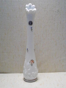 WESTMORELAND MILK GLASS AND ROSES BUD VASE - Picture 1 of 1