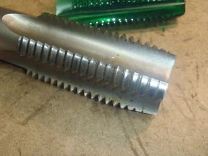 EE. UU. M22x2,5 grifo de enchufe reafilado 4 flautas 4F roscado hss D7 M22 x 2,5 HSG D-7 - Imagen 1 de 4