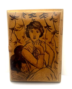 Jugendstil Zigarettenetui Holz Pyrographie Frau Antik - Bild 1 von 7