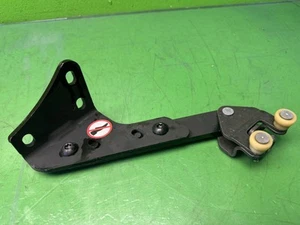 VAUXHALL VIVARO C EXPERT Sliding Door Roller Bracket Left Lower 9808075980 19- - Picture 1 of 3