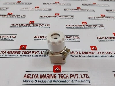 Weber 2700 Fuse with Base 500v - Image 1 of 4