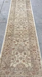 AN AWESOME PAKISTANI RUNNER RUG - Picture 1 of 11