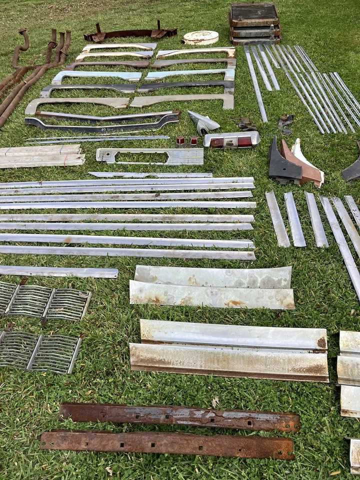 LEER DESCRIPCIÓN 1958 1959 1960 Lincoln Fender Falda Par Continental Trim PIEZAS Foto 1 de 4