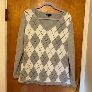 Tommy Hilfiger Women’s Argyle Sweater Size L V Neck Pullover Long Sleeve Gray - Picture 1 of 12
