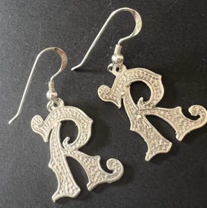 925 Sterling Silver Dangling Earrings Ear Wire Handcrafted Alphabet Letter R New - Picture 1 of 11