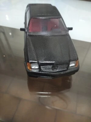 Modellino Mercedes 300 CE AMG in Plastica scala 1: 24 Nero Metallizzato  - Immagine 1 di 4
