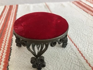 VTG TIN CAN SCROLL TRAMP ART METAL SILVER RED DOLL Barbie FOOT STOOL PIN CUSHION - Picture 1 of 15