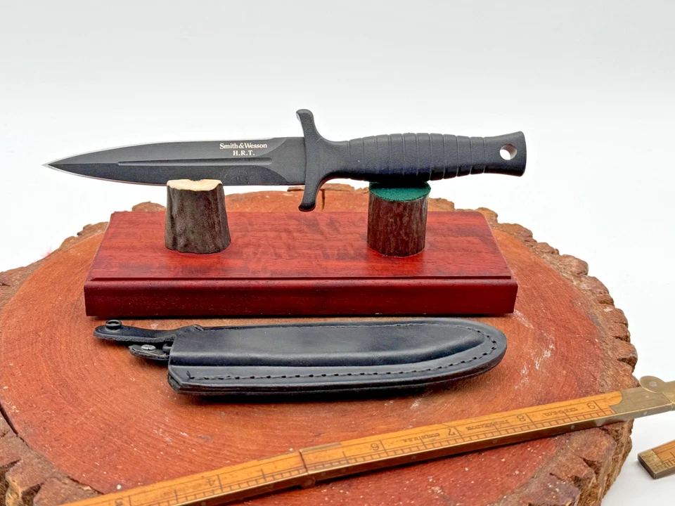 Smith & Wesson HRT Bota Cuchillo Fijo Hoja de Acero Inoxidable Mango de Goma--2581.25 Foto 1 de 4