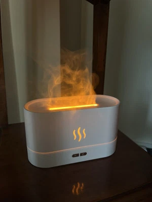 Diffusore di Oli Essenziali LED - Nero o Bianco - Image 1 of 4