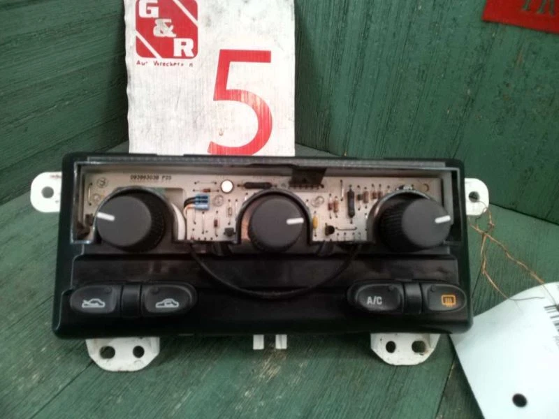 2001-2004 OLDSMOBILE ALERO AC HEAT CLIMATE TEMPERATURE CONTROL OEM - Image 1 of 4