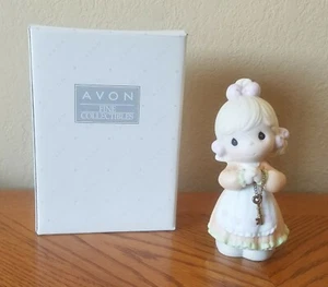 Enesco Precious Moments Figurine (Avon) - Love Is The Key (1998) - Picture 1 of 7