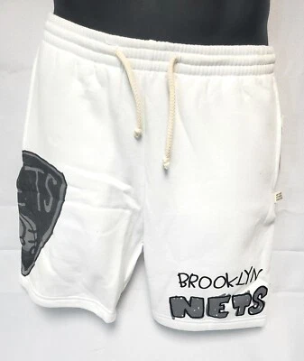 Pantalones Cortos Atléticos Para Hombre Después de la Escuela Especiales Brooklyn Nets Blanco Look Dibujos Animados NBA Foto 1 de 4