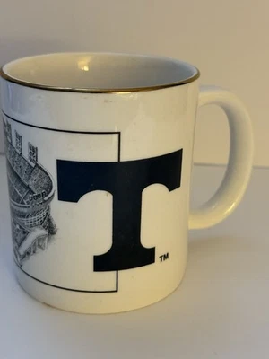 ¡¡Taza de café del estadio Neyland Volunteers de la Universidad de Tennessee!! Nunca usado Foto 1 de 4