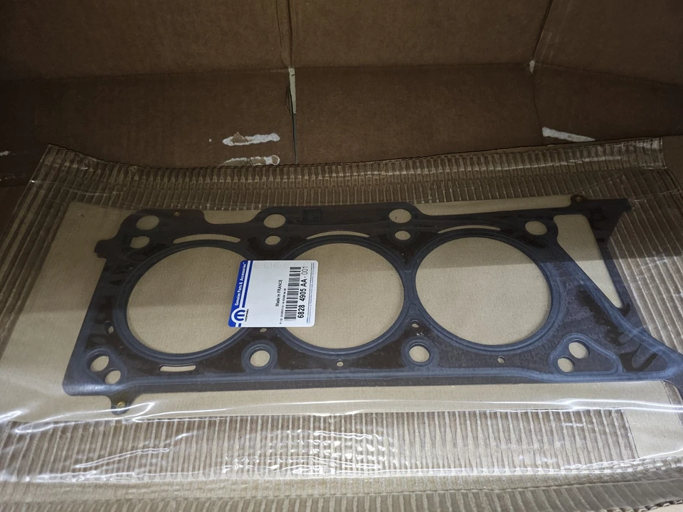 正品 Mopar 气缸盖垫圈左侧 68284905AA — 第 1/3 张图片