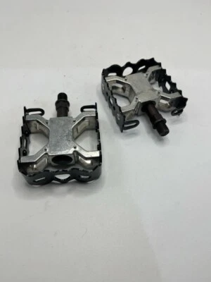 Wellgo Pedals – BMX/Freestyle Wellgo Pedals Fine Thread 1/2 inch x 20 - Image 1 of 3