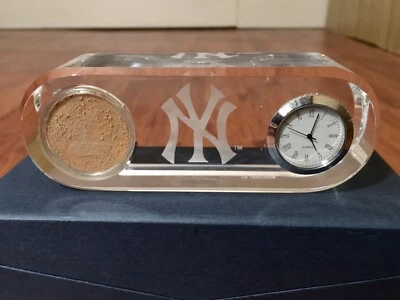 Antiguo reloj de cristal Yankee Stadium juego usado tierra de la temporada final 2008 con certificado de autenticidad Foto 1 de 4