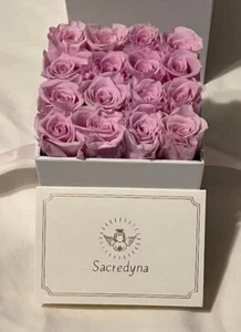Preserved Pink Roses in a Box - 16 Roses- Gift for Women - Picture 1 of 4