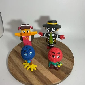 McDonald’s Adultos Y Niños Happy Meal Juguetes Lote De 4 Hamburguesas, Birdie Y FryGuy - Imagen 1 de 7