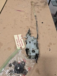 67 Oldsmobile Cutlass Pass Door Lock Mechanism - Foto 1 di 4