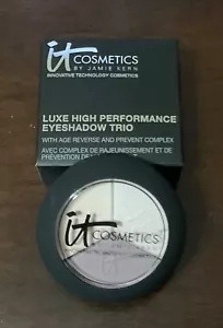 IT COSMETICS ~ LUXE HIGH PERFORMANCE EYESHADOW TRIO ~ PRETTY IN SUMMER NIB NOS - Picture 1 of 4